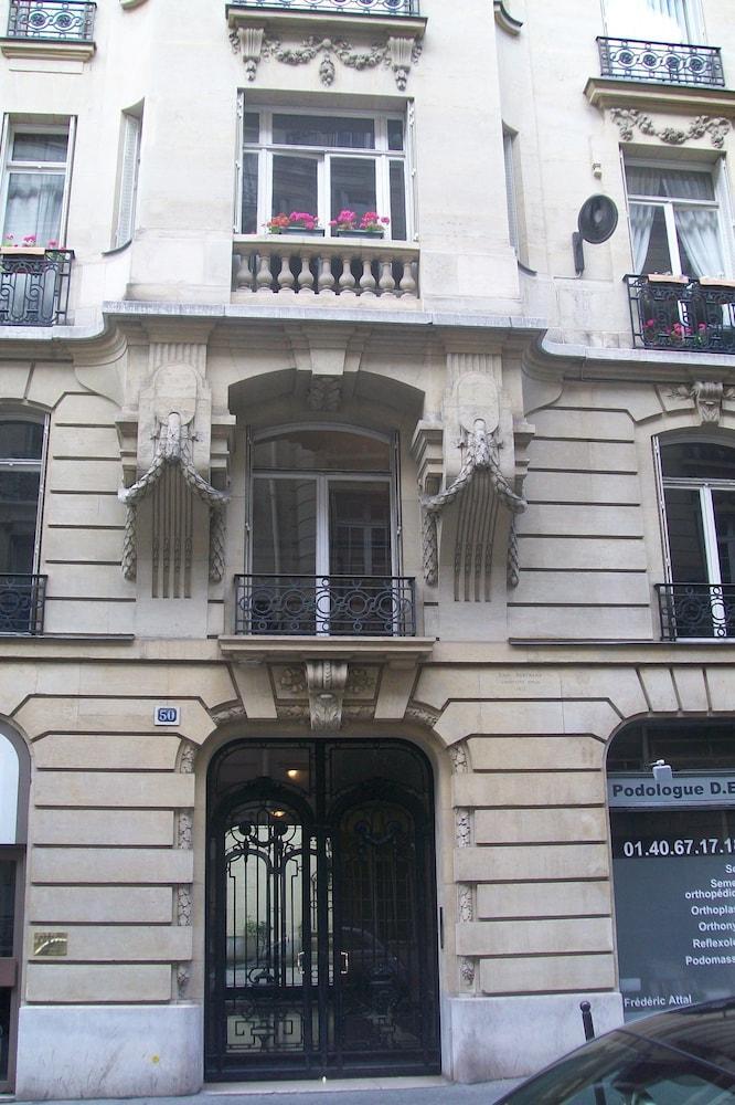 Bridgestreet Champs Elysees Apartment