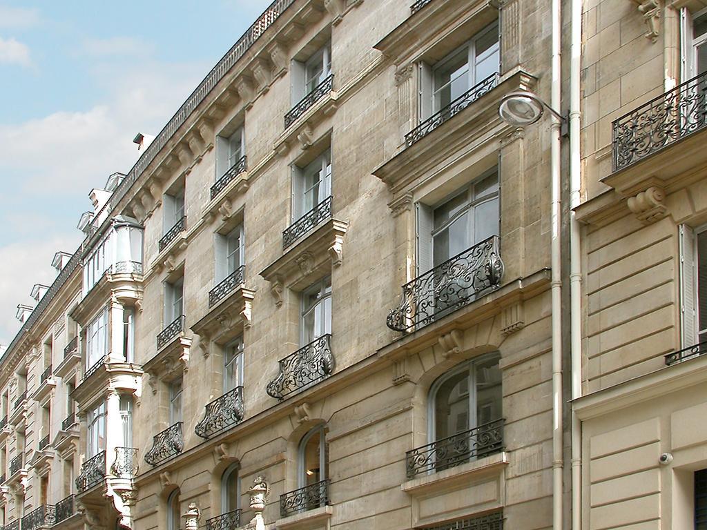 Bridgestreet Champs Elysees Paris