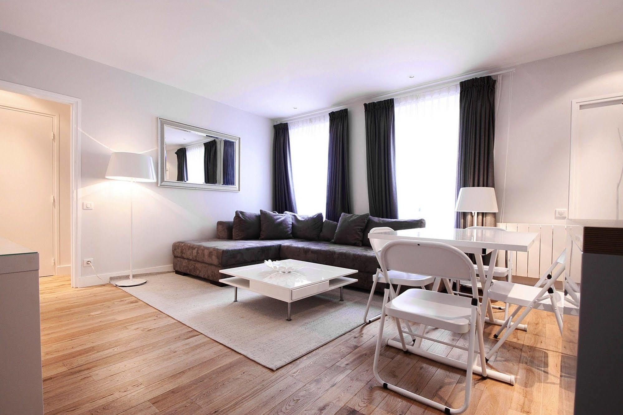 Bridgestreet Champs Elysees Apartment
